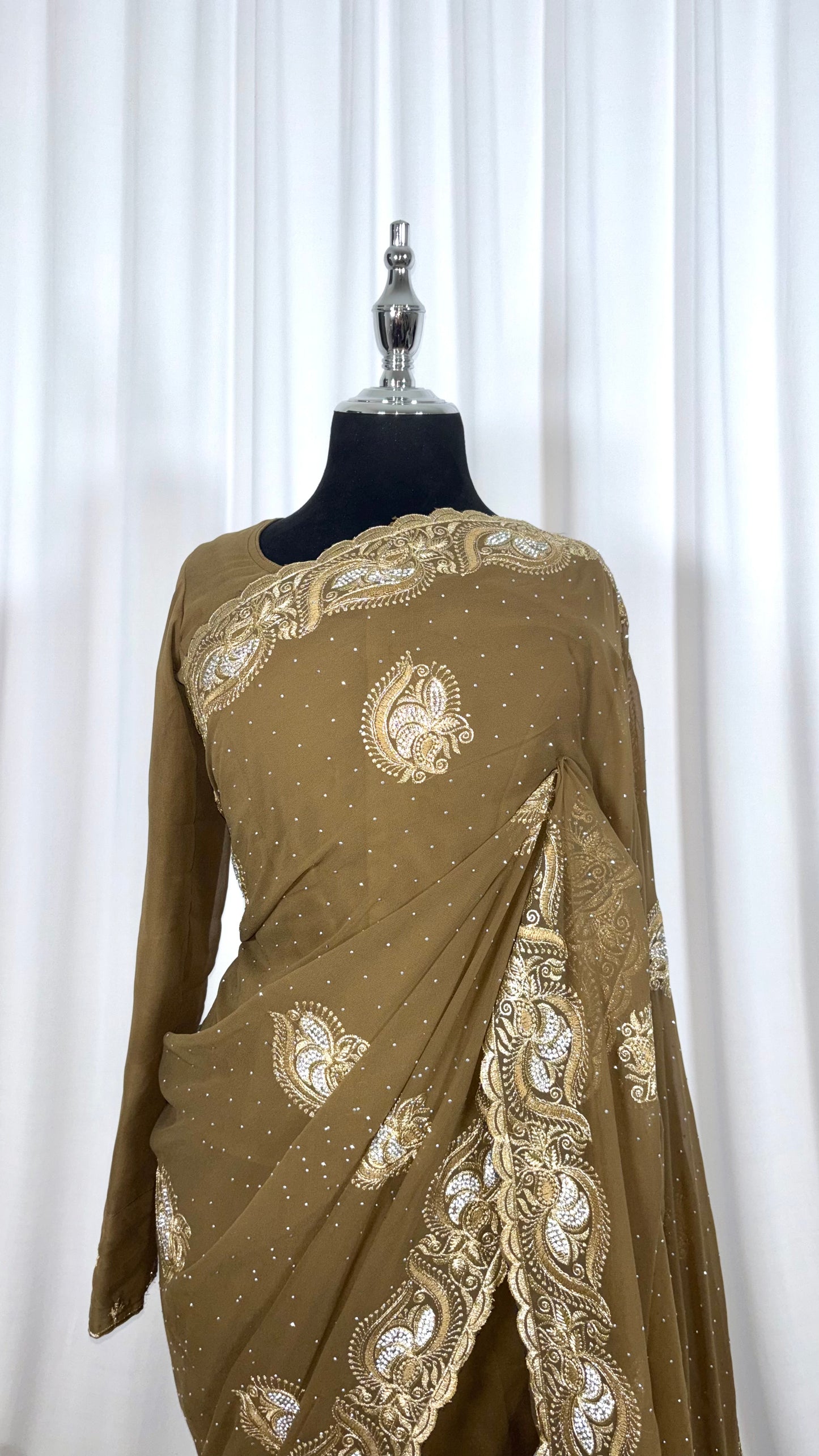 Saree prêt à porter/ One minute saree - Pista & Coffee
